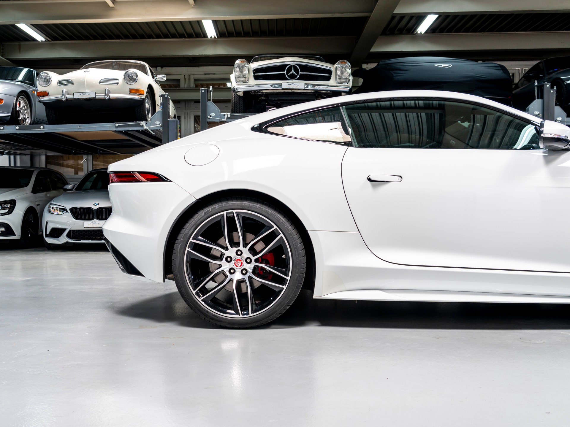 JAGUAR F-Type Coupé 3.0 V6 S/C AWD Chequered Flag Aut.-image-10