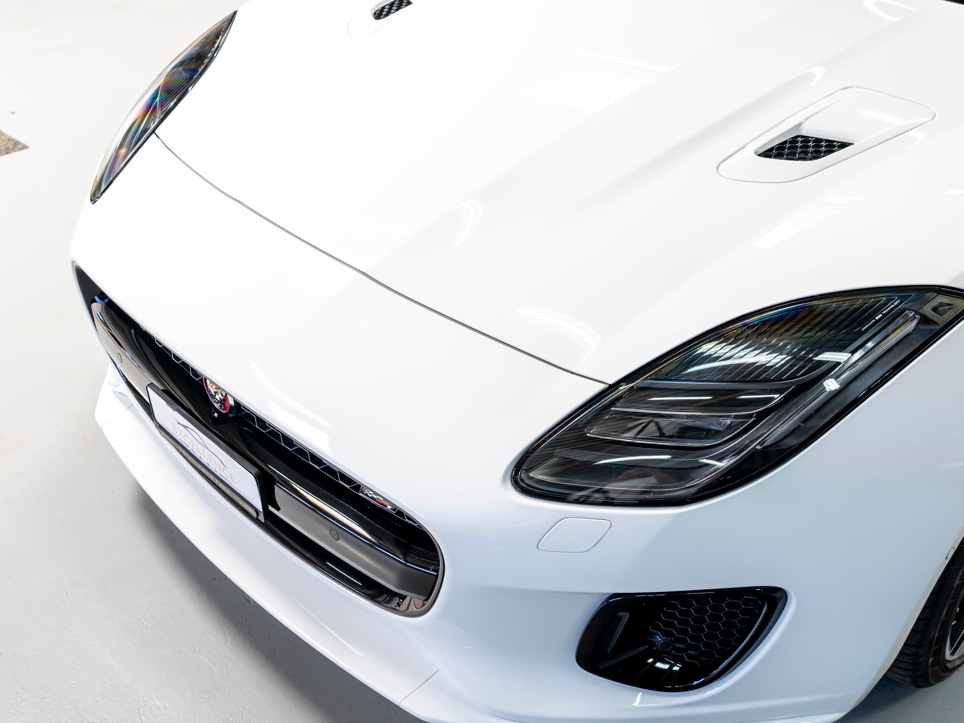 JAGUAR F-Type Coupé 3.0 V6 S/C AWD Chequered Flag Aut.-image-28