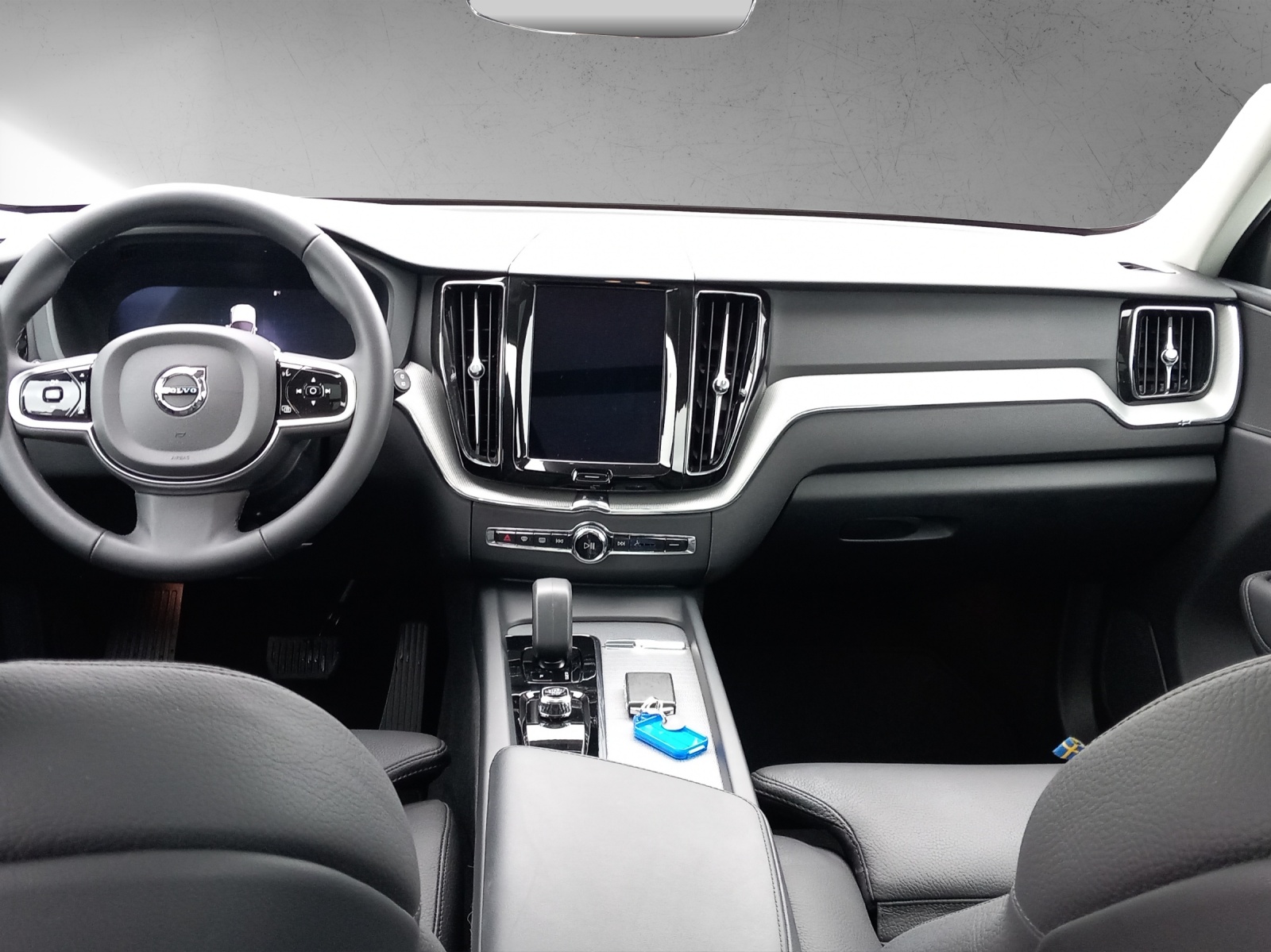 VOLVO XC60 2.0 B5 MH Plus Dark AWD-image-12