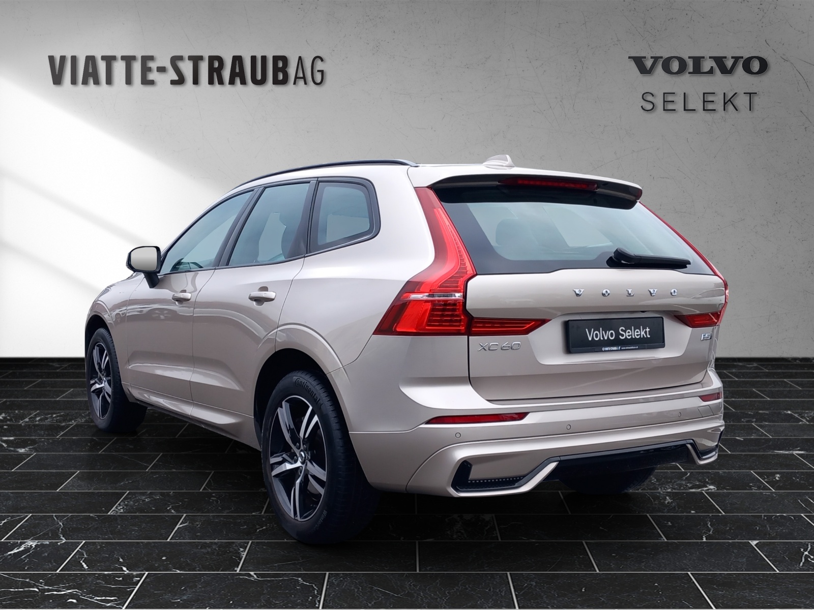 VOLVO XC60 2.0 B5 MH Plus Dark AWD-image-6