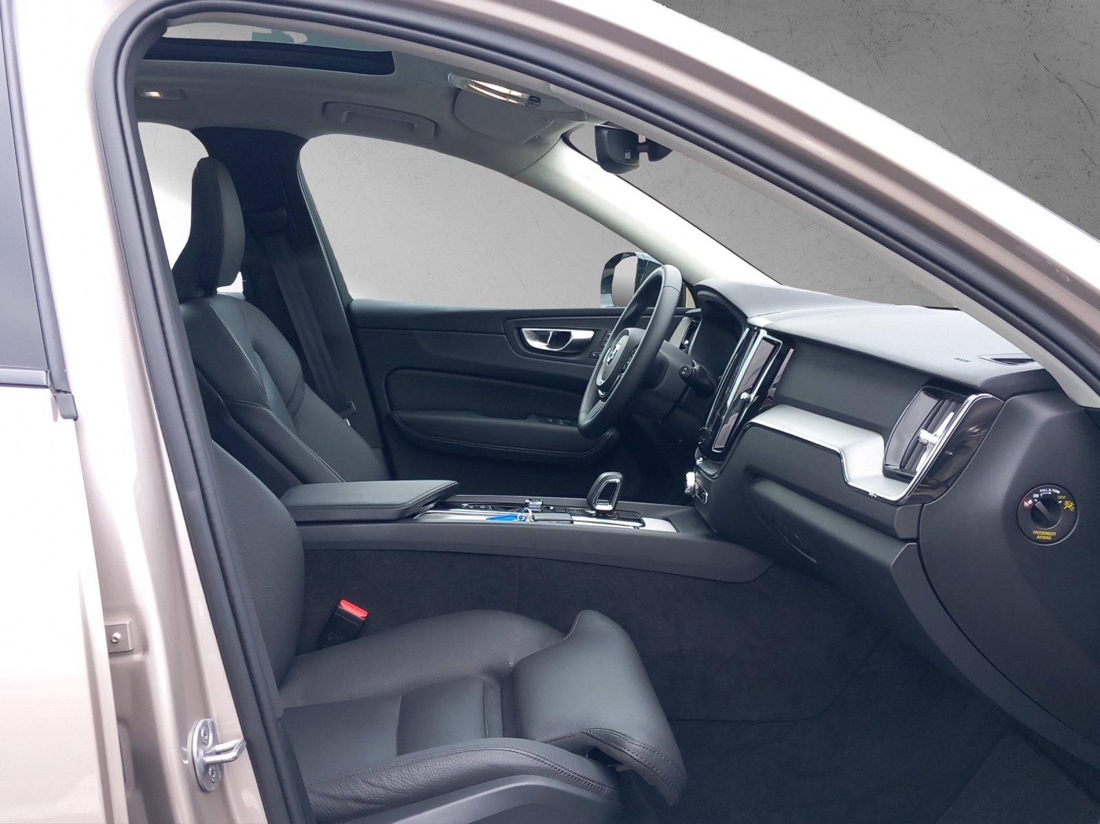 VOLVO XC60 2.0 B5 MH Plus Dark AWD-image-14