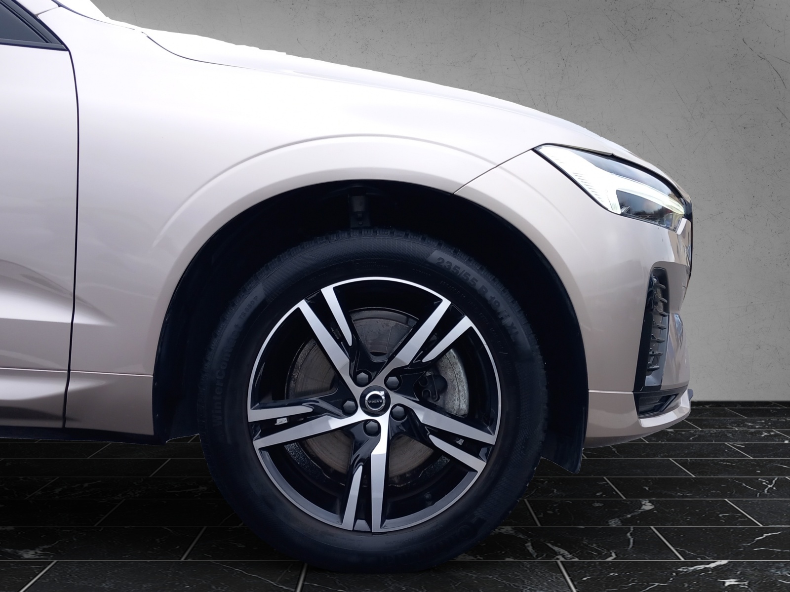 VOLVO XC60 2.0 B5 MH Plus Dark AWD-image-11