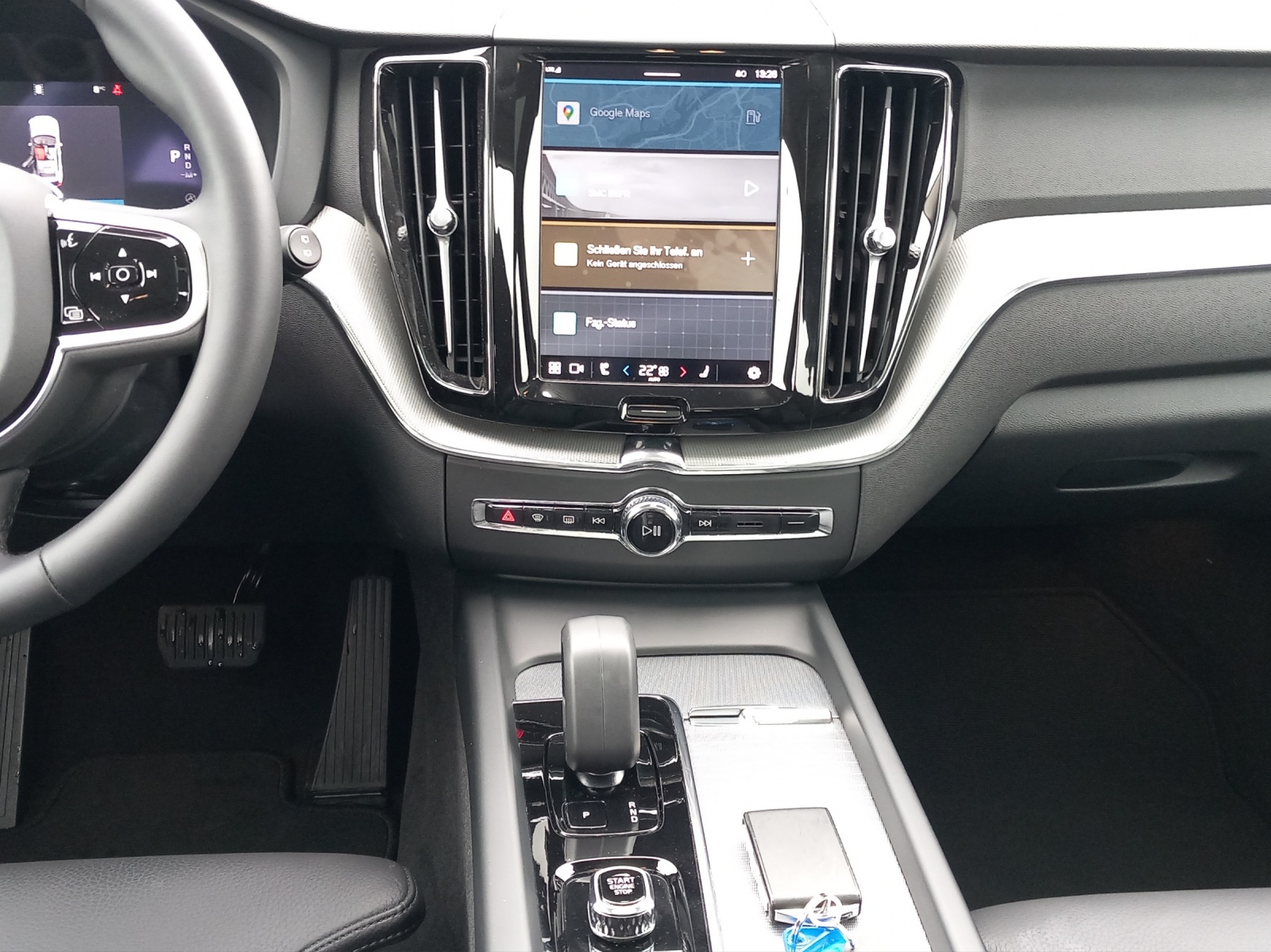 VOLVO XC60 2.0 B5 MH Plus Dark AWD-image-16