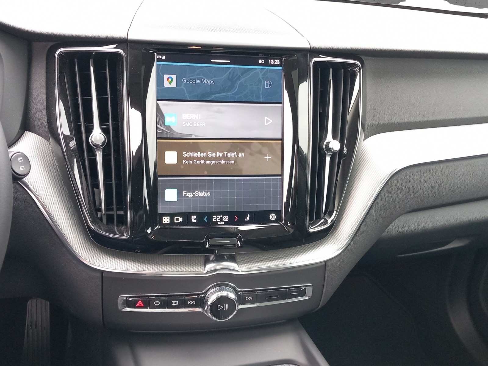 VOLVO XC60 2.0 B5 MH Plus Dark AWD-image-22