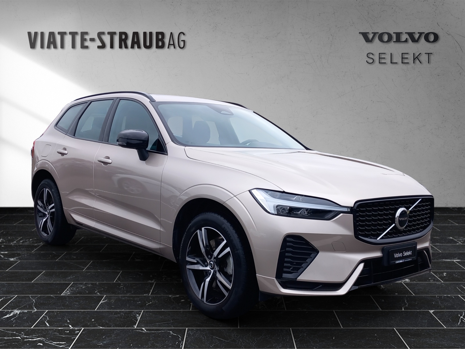 VOLVO XC60 2.0 B5 MH Plus Dark AWD-image-1