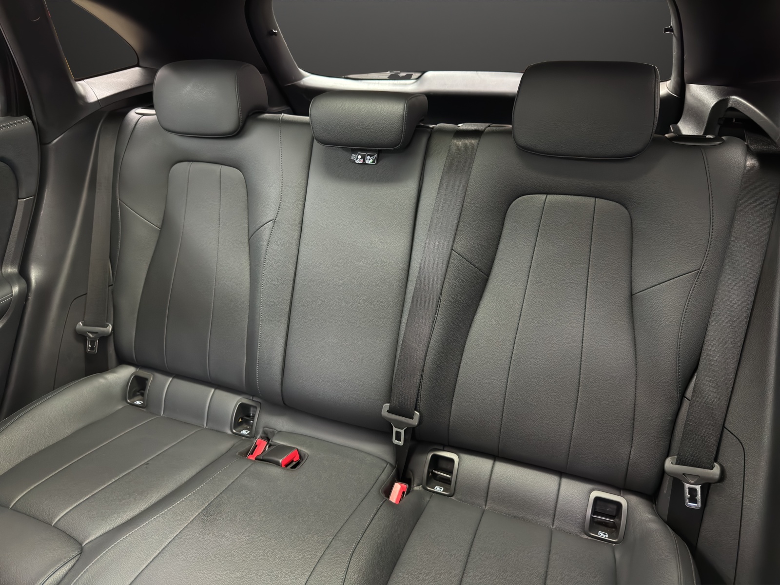 MERCEDES-BENZ GLA 200-image-14