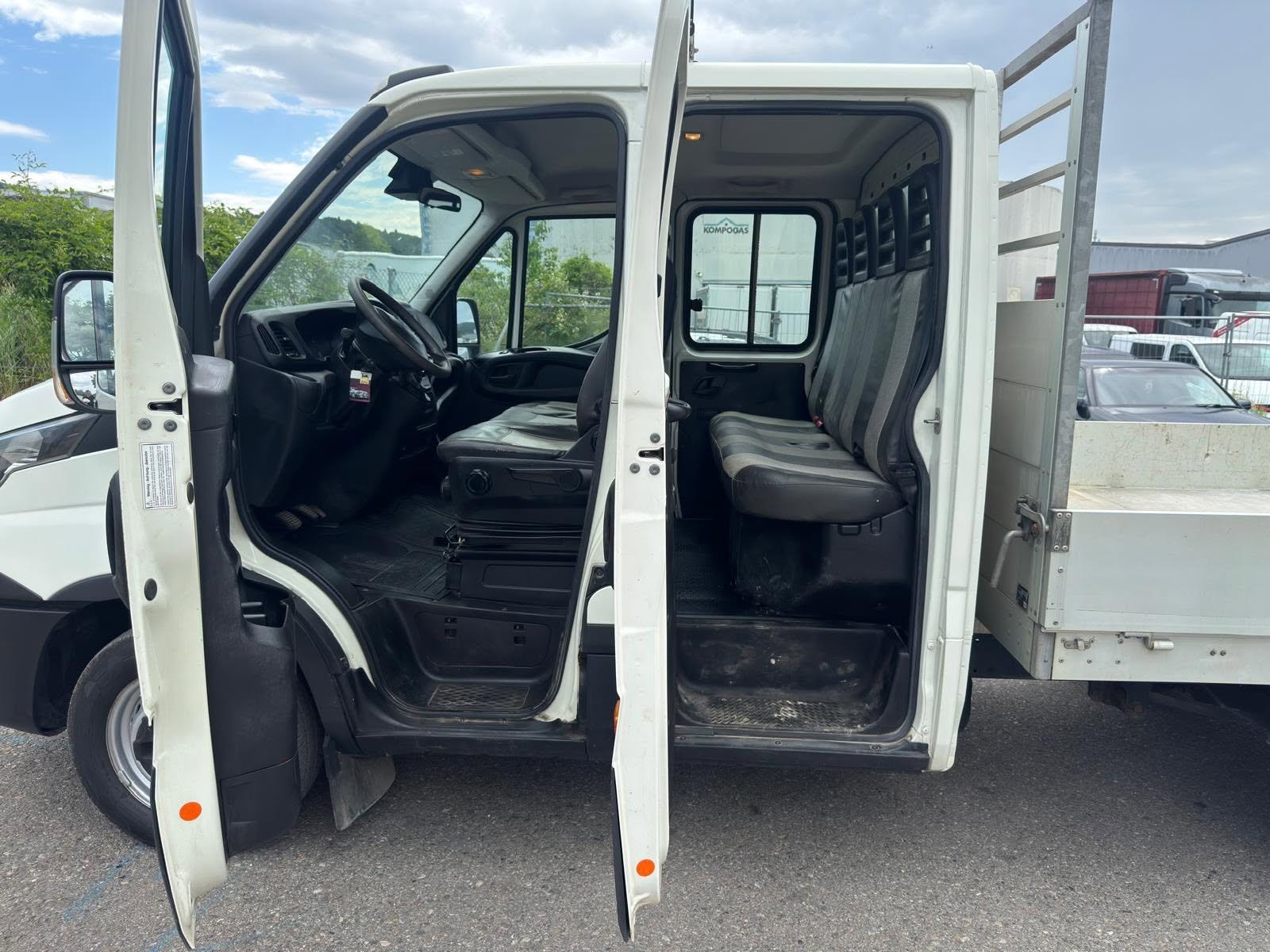 IVECO 35 S 16 DOKA 7 PLÄTZE KLIMAANLAGE-image-12