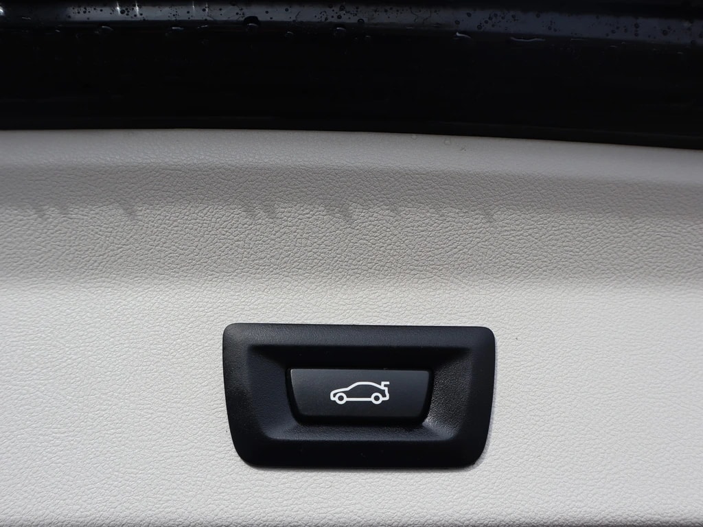 BMW X3 xDrive 20d Steptronic ** Teil-Leder ** Gr-Navi ** RF-Kamera ** ACC ** HUD ** Totwink-Assit **-image-7
