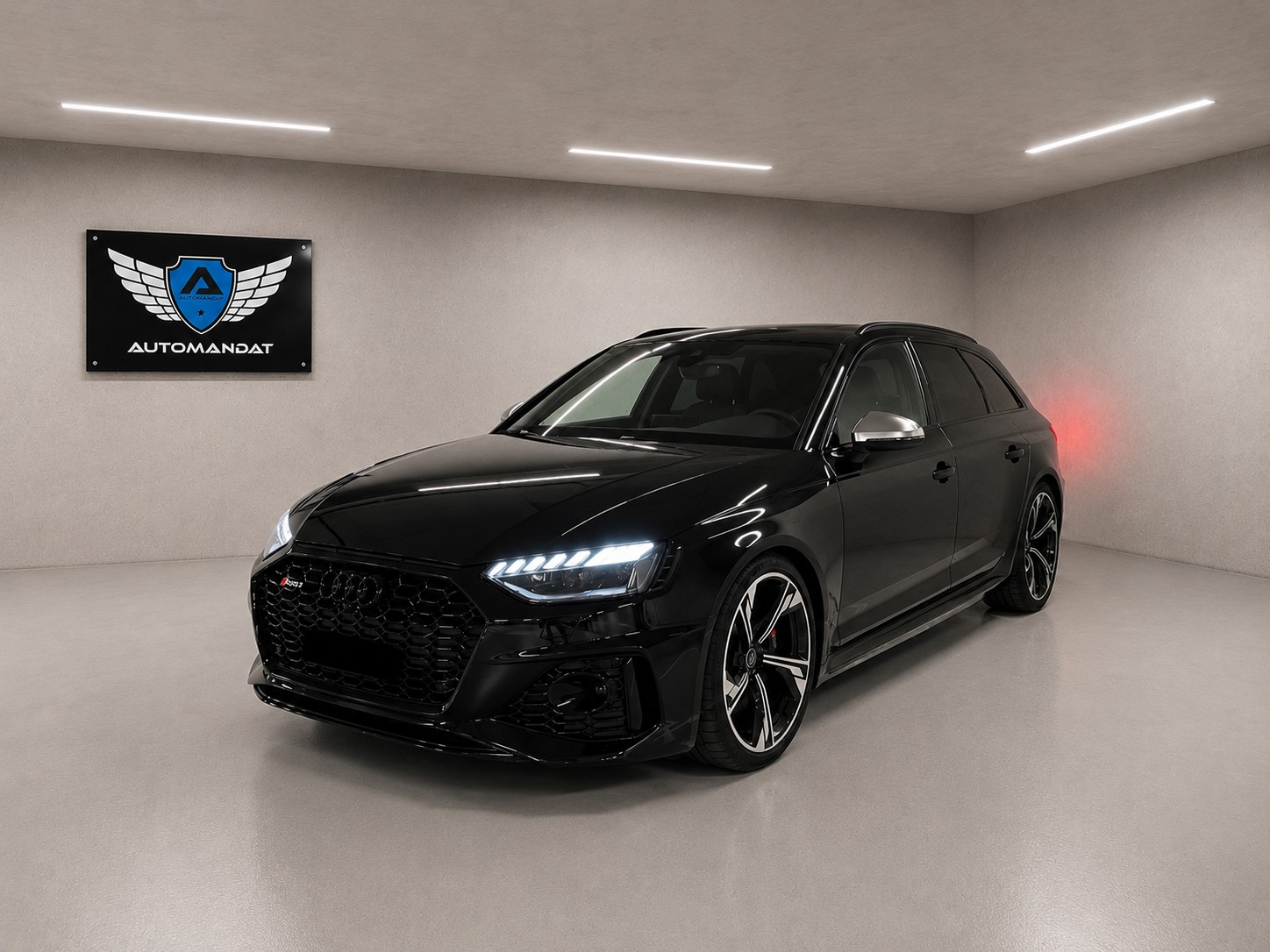 AUDI RS4 Avant quattro tiptronic-image-0