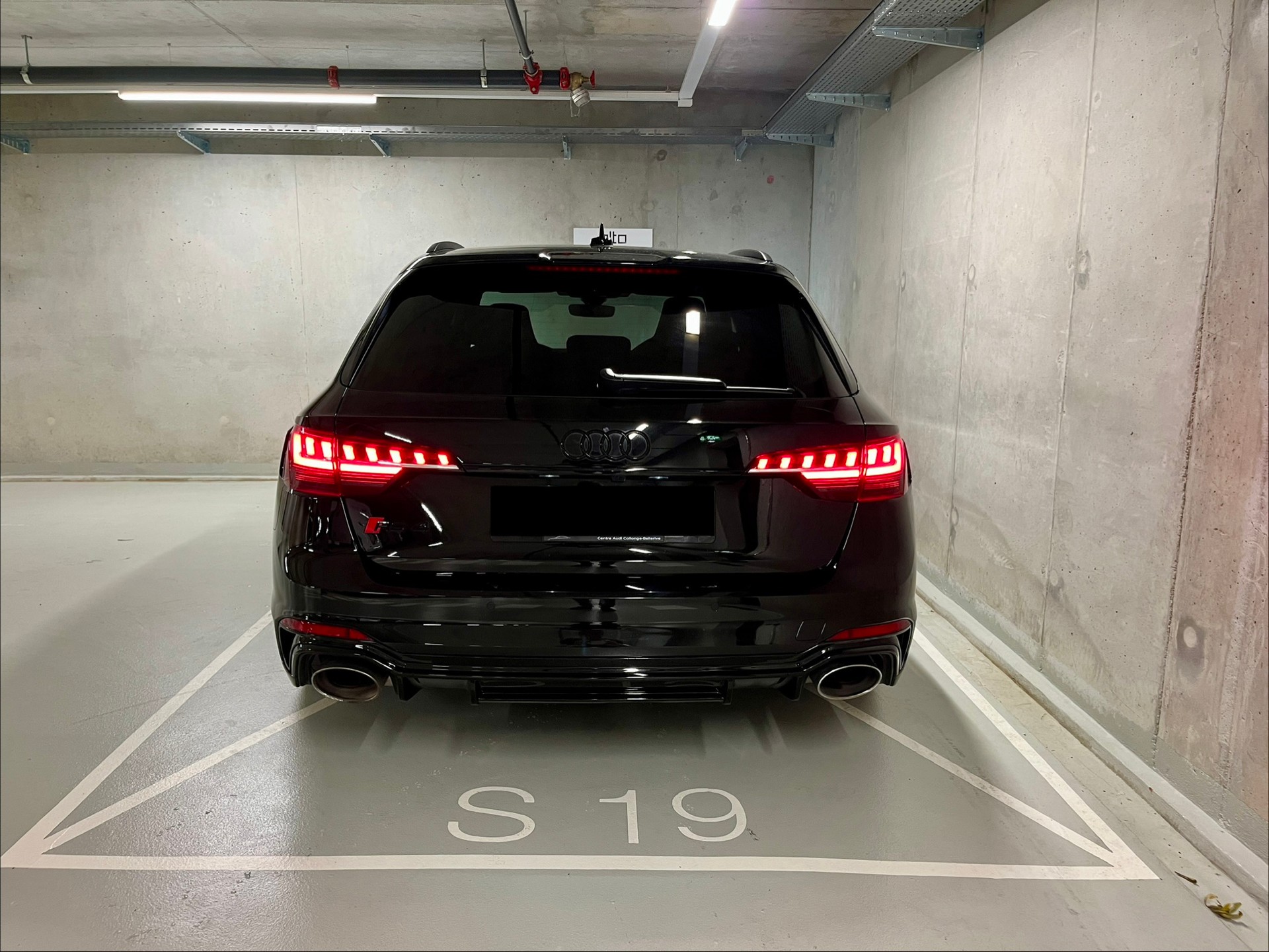 AUDI RS4 Avant quattro tiptronic-image-3