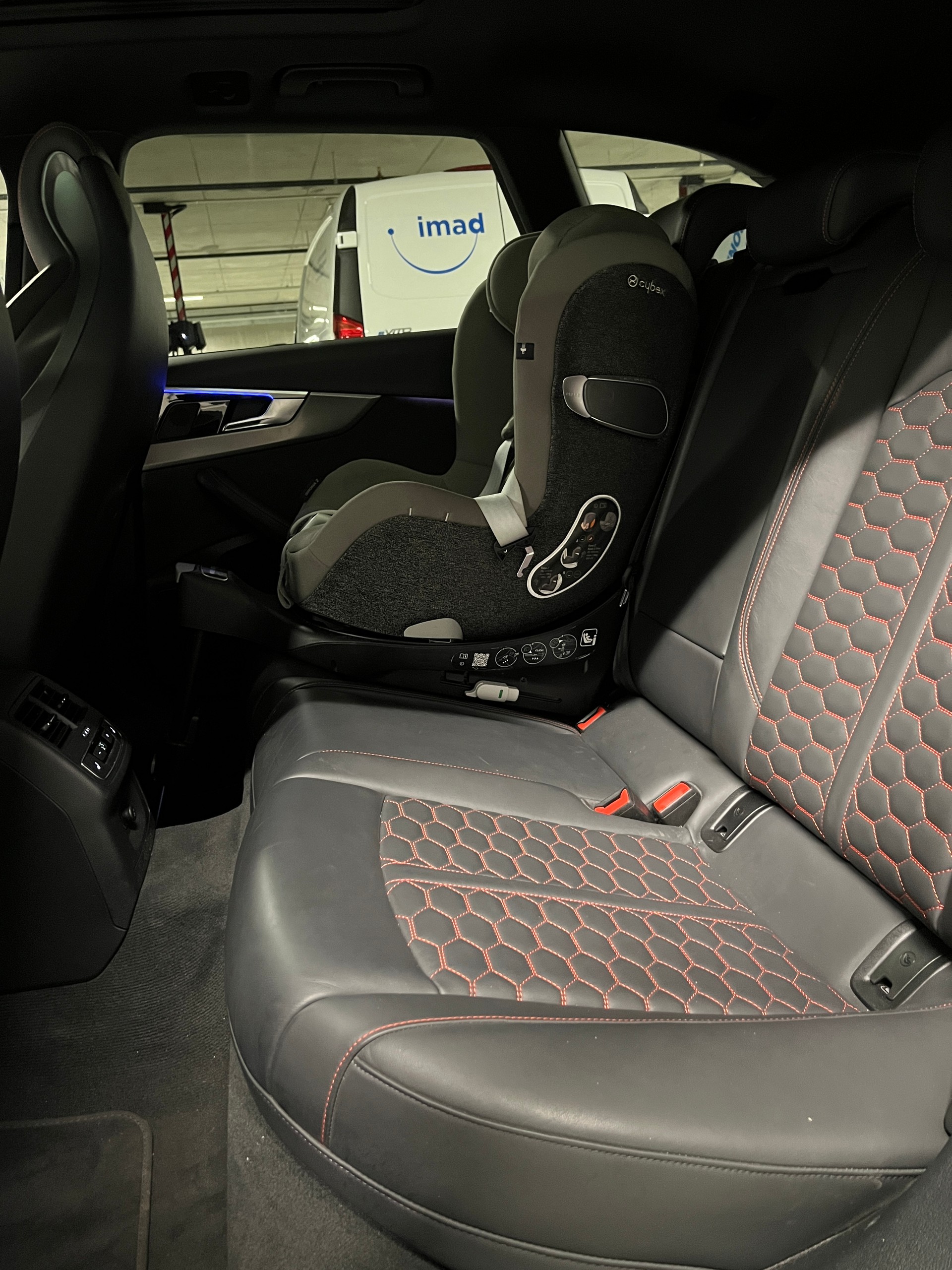 AUDI RS4 Avant quattro tiptronic-image-15