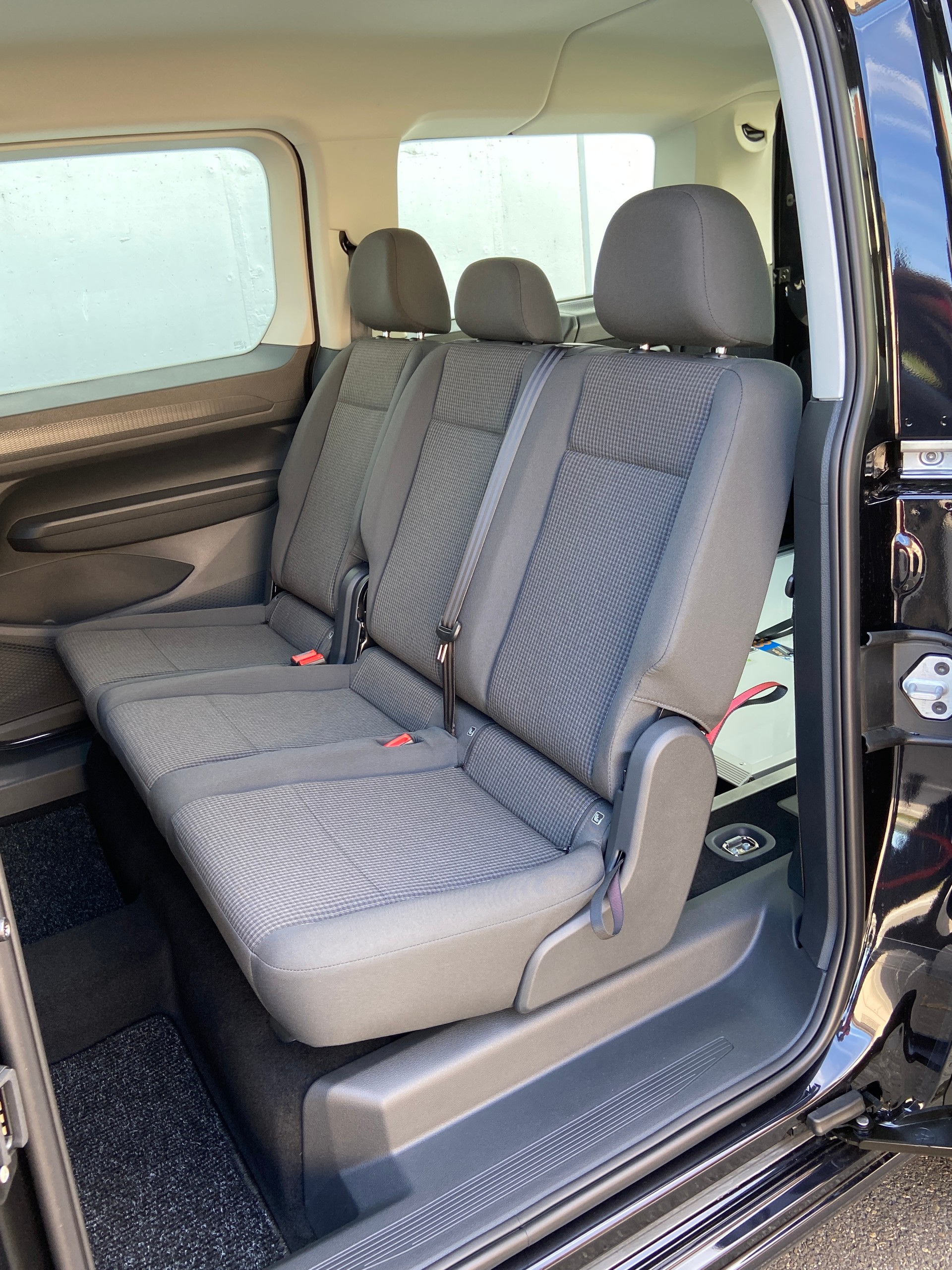 VW Caddy Maxi Kombi 2.0 TDi DSG Rollstuhltransport 5+1 Plätze-image-6