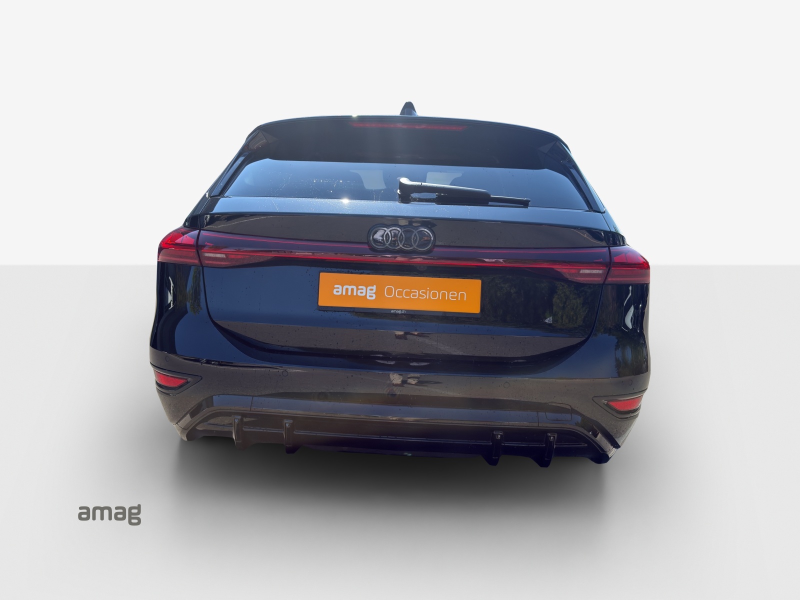 AUDI S6 Avant e-tron quattro-image-4