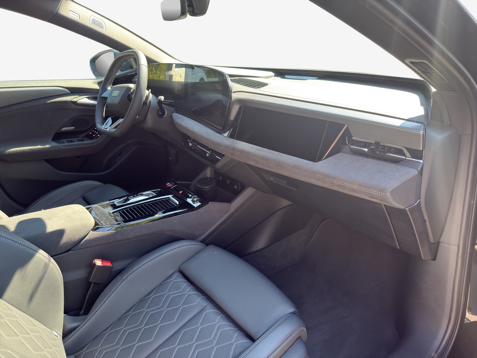 AUDI S6 Avant e-tron quattro-image-15