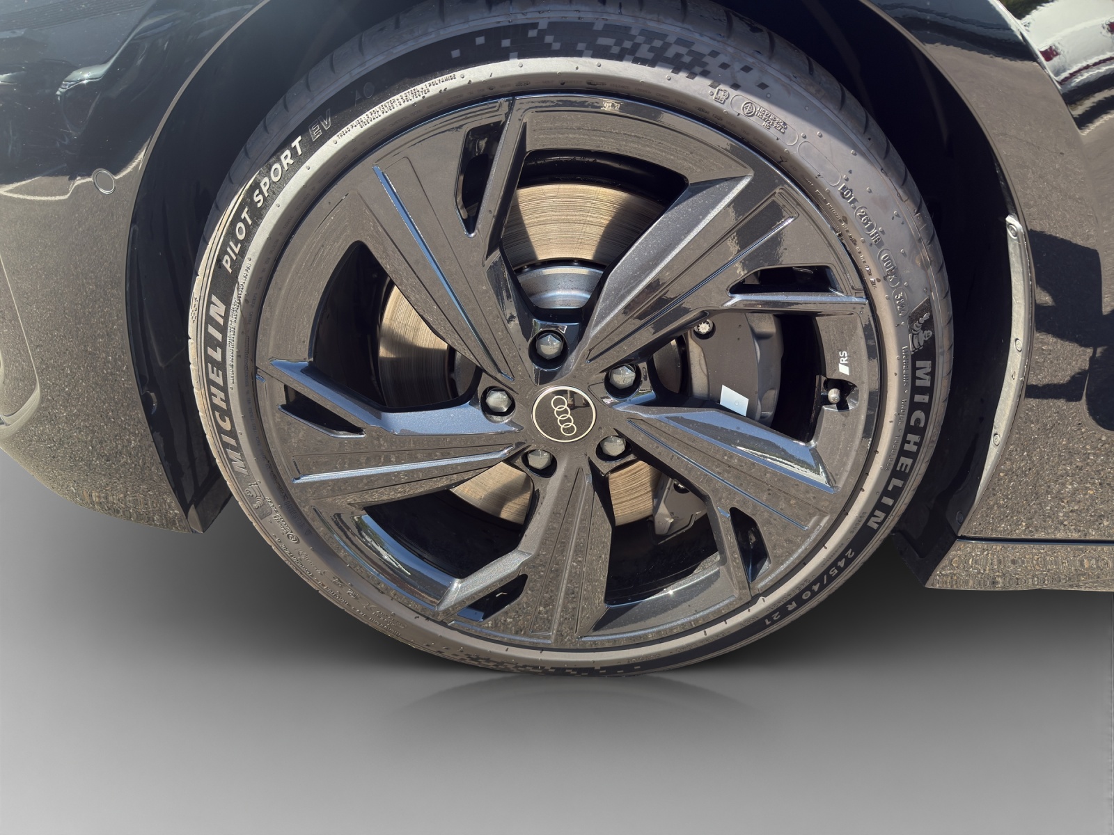 AUDI S6 Avant e-tron quattro-image-13
