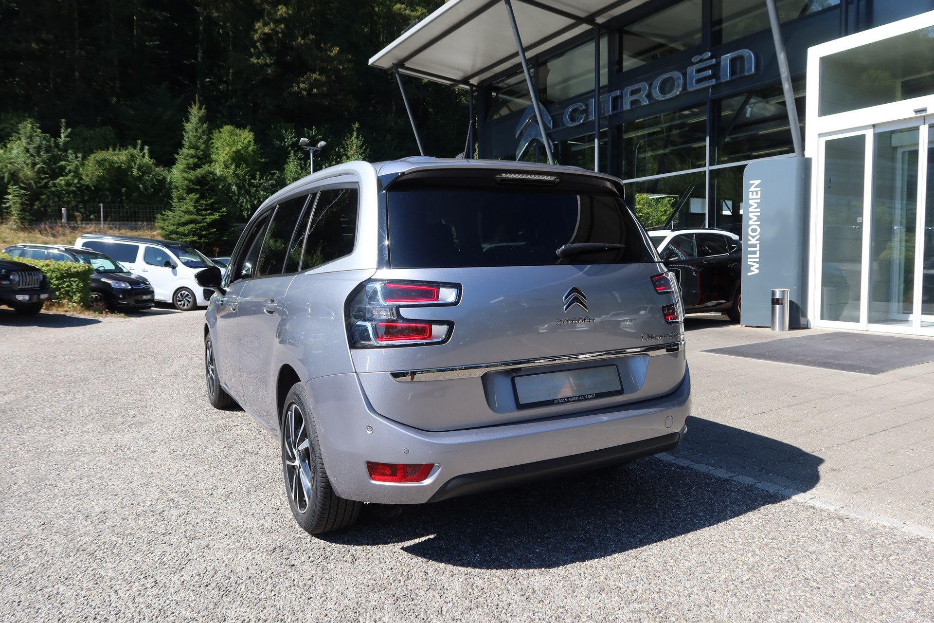 CITROEN GrC4 Spacetourer1.5ShEAT8-image-4