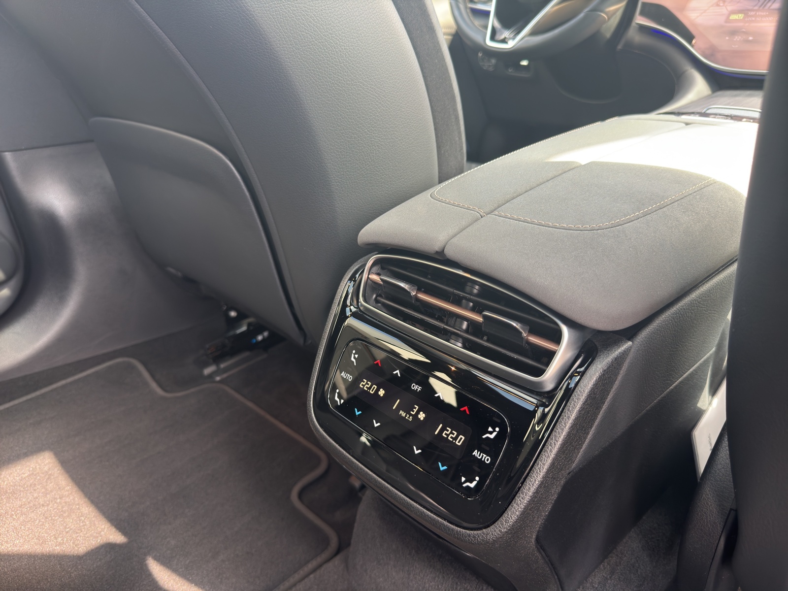 MERCEDES-BENZ EQS 580 AMG Line 4Matic-image-11