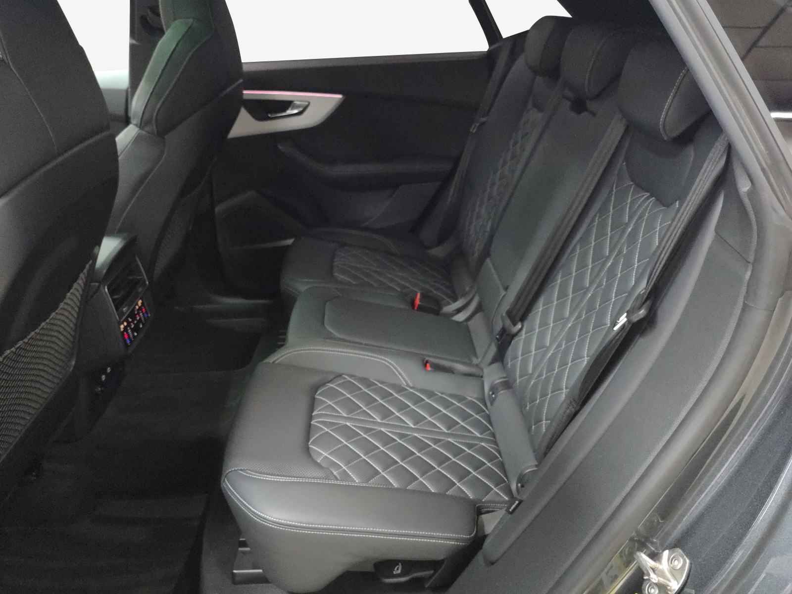 AUDI Q8 50 TDI quattro tiptronic-image-11