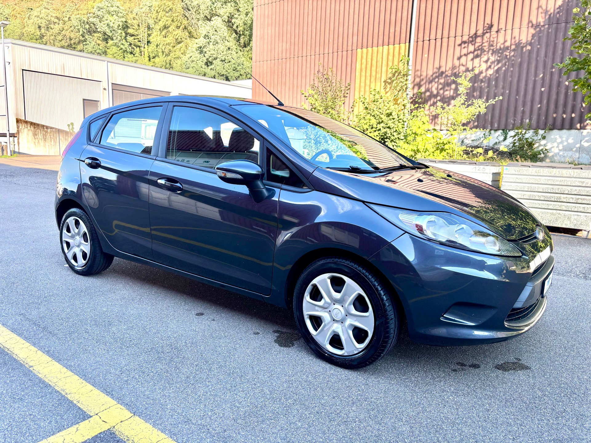 FORD Fiesta 1.4 16V Trend Automatic-image-2