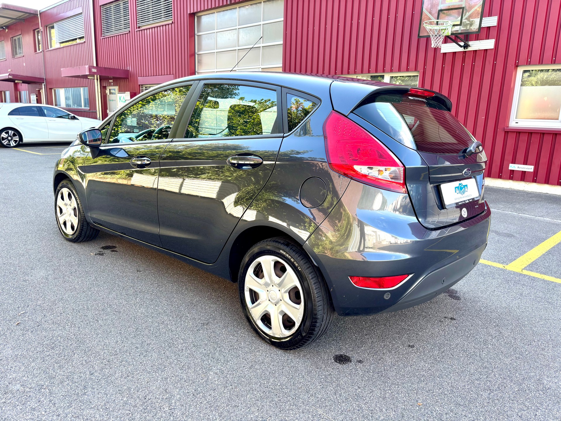 FORD Fiesta 1.4 16V Trend Automatic-image-5