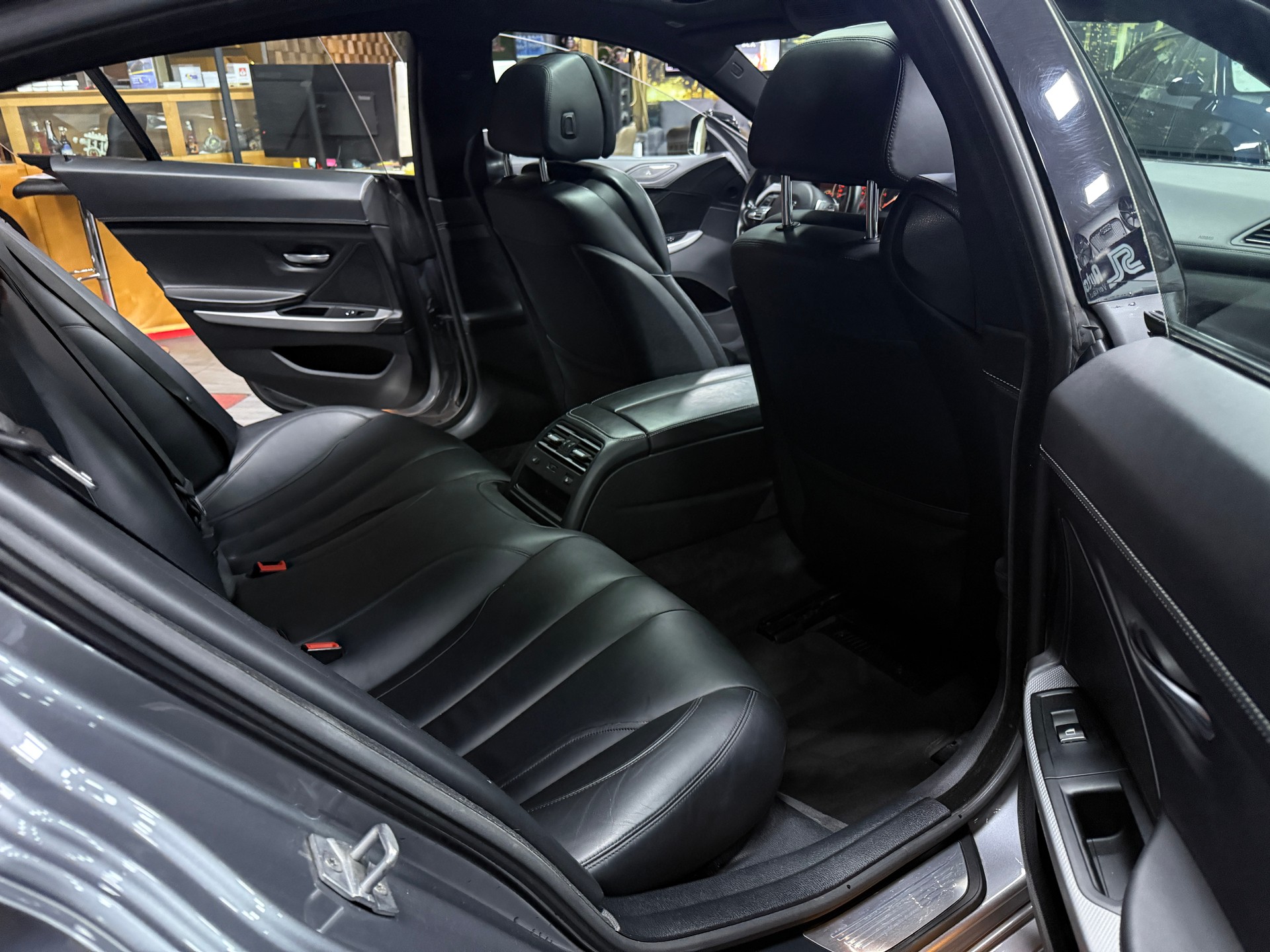 BMW 640d Gran Coupé xDrive M Paket / Panoramadach / Vollausstattung-image-17