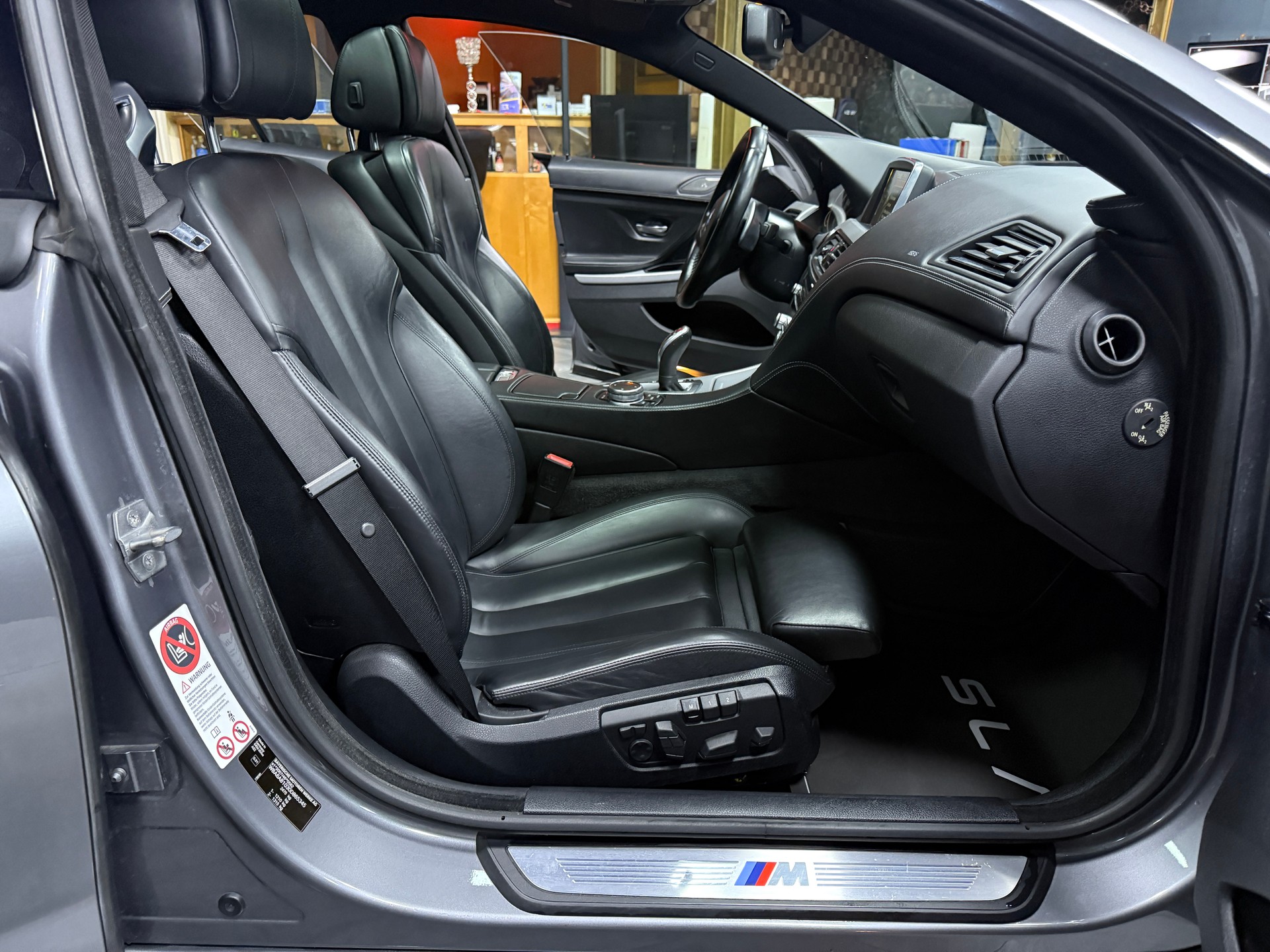 BMW 640d Gran Coupé xDrive M Paket / Panoramadach / Vollausstattung-image-12