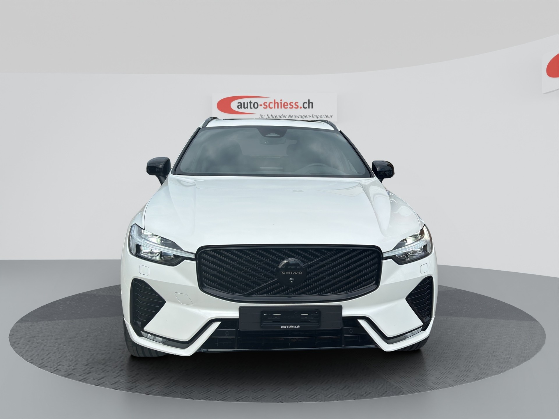 VOLVO XC60 B5 Benzin Mild Hybrid AWD Plus Black Edition Geartronic