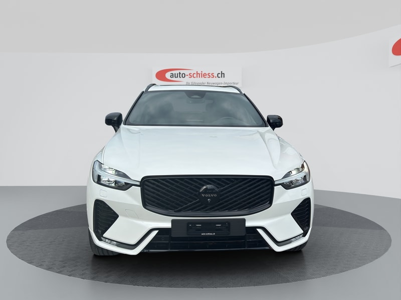 VOLVO XC60 B5 Benzin Mild Hybrid AWD Plus Black Edition Geartronic