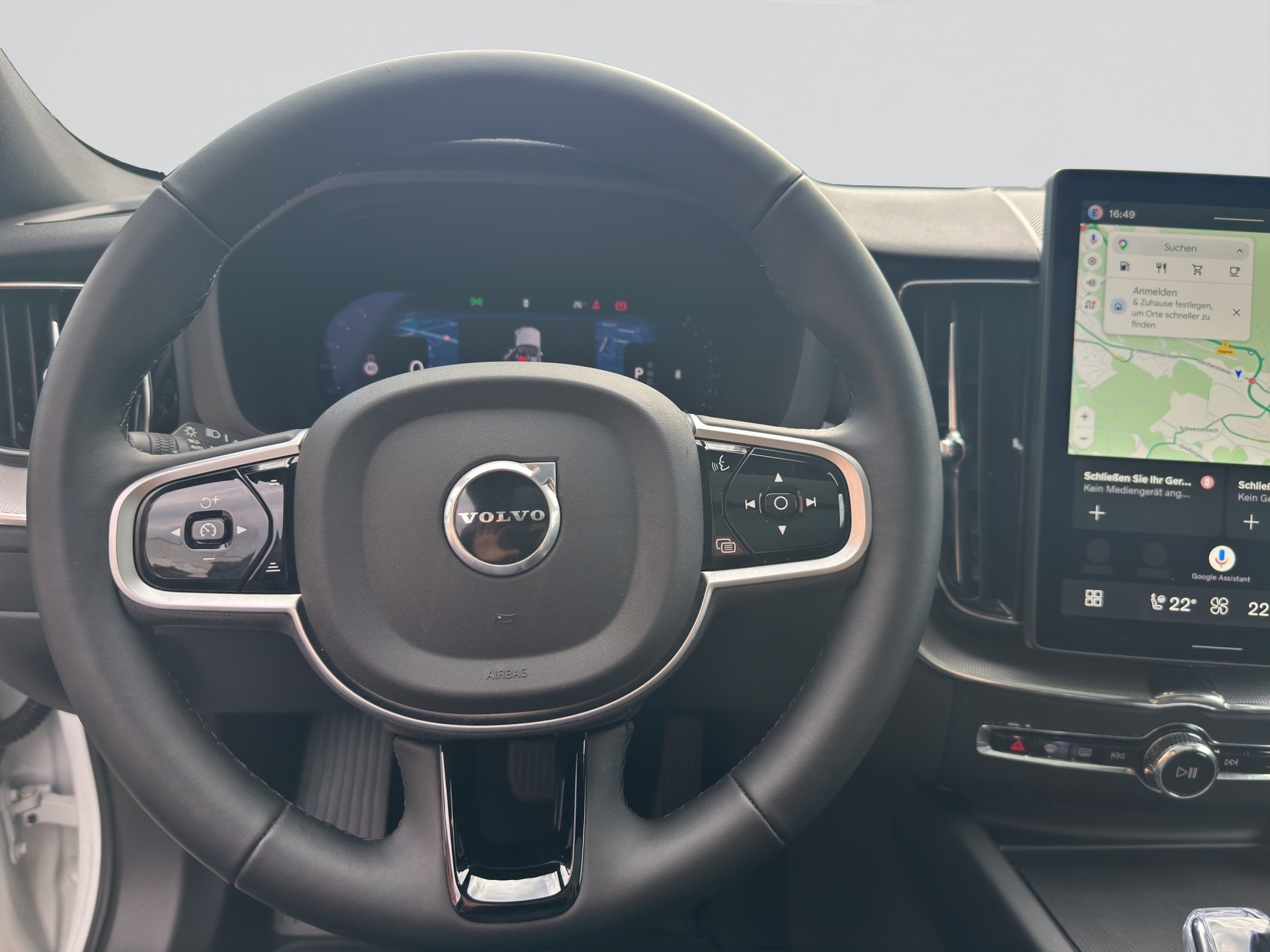VOLVO XC60 B5 Benzin Mild Hybrid AWD Plus Black Edition Geartronic-image-10