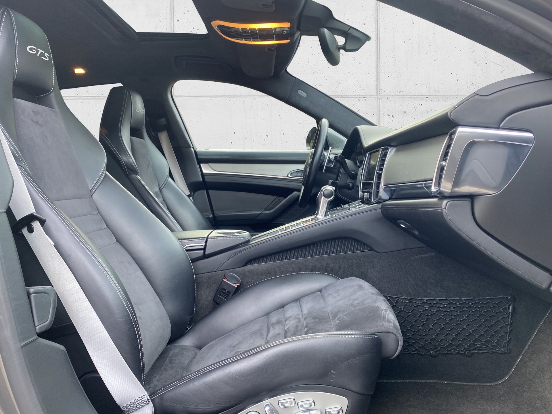 PORSCHE Panamera GTS 4.8 PDK-image-9