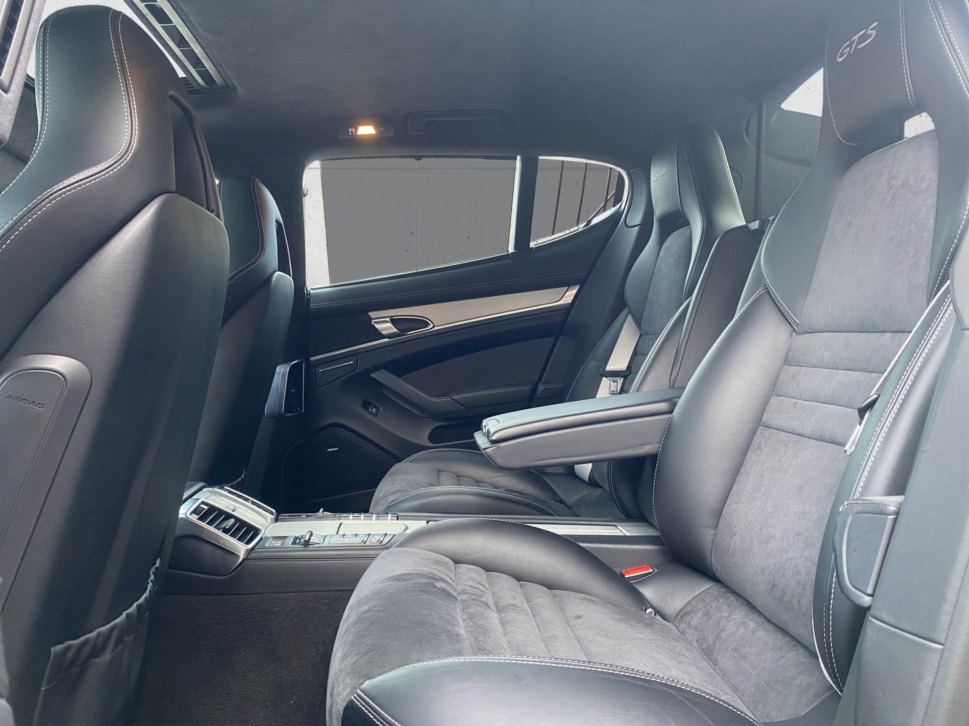 PORSCHE Panamera GTS 4.8 PDK-image-10