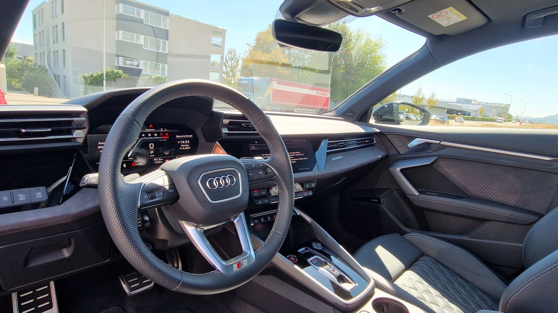 AUDI S3 Limousine TFSI quattro S-tronic-image-8