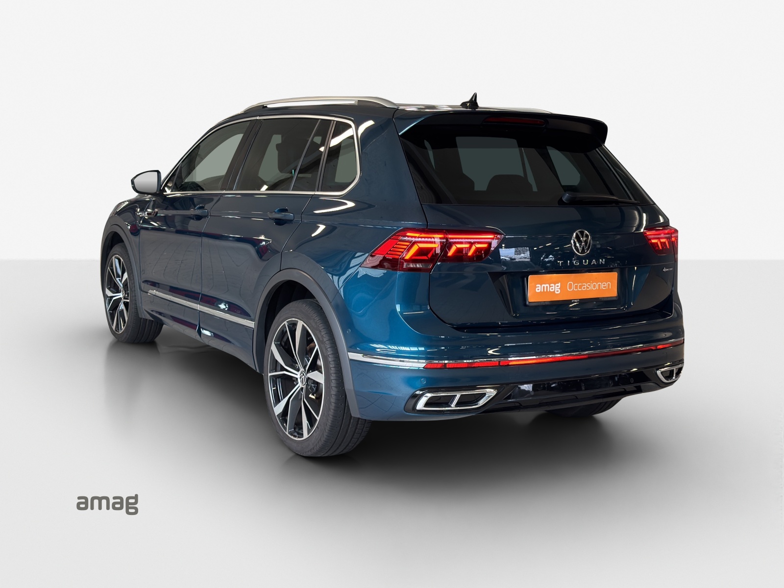 VW Tiguan 2.0TSI R-Line 4Motion DSG-image-2