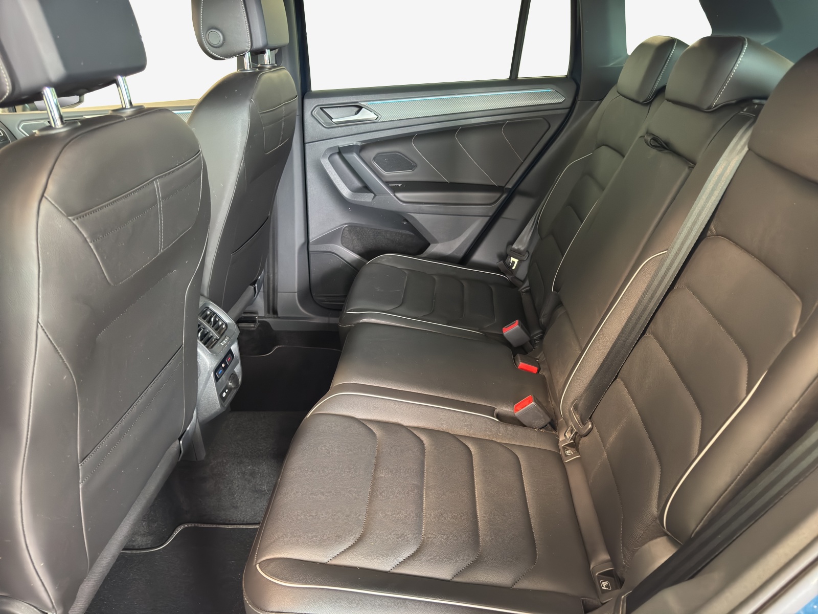 VW Tiguan 2.0TSI R-Line 4Motion DSG-image-11