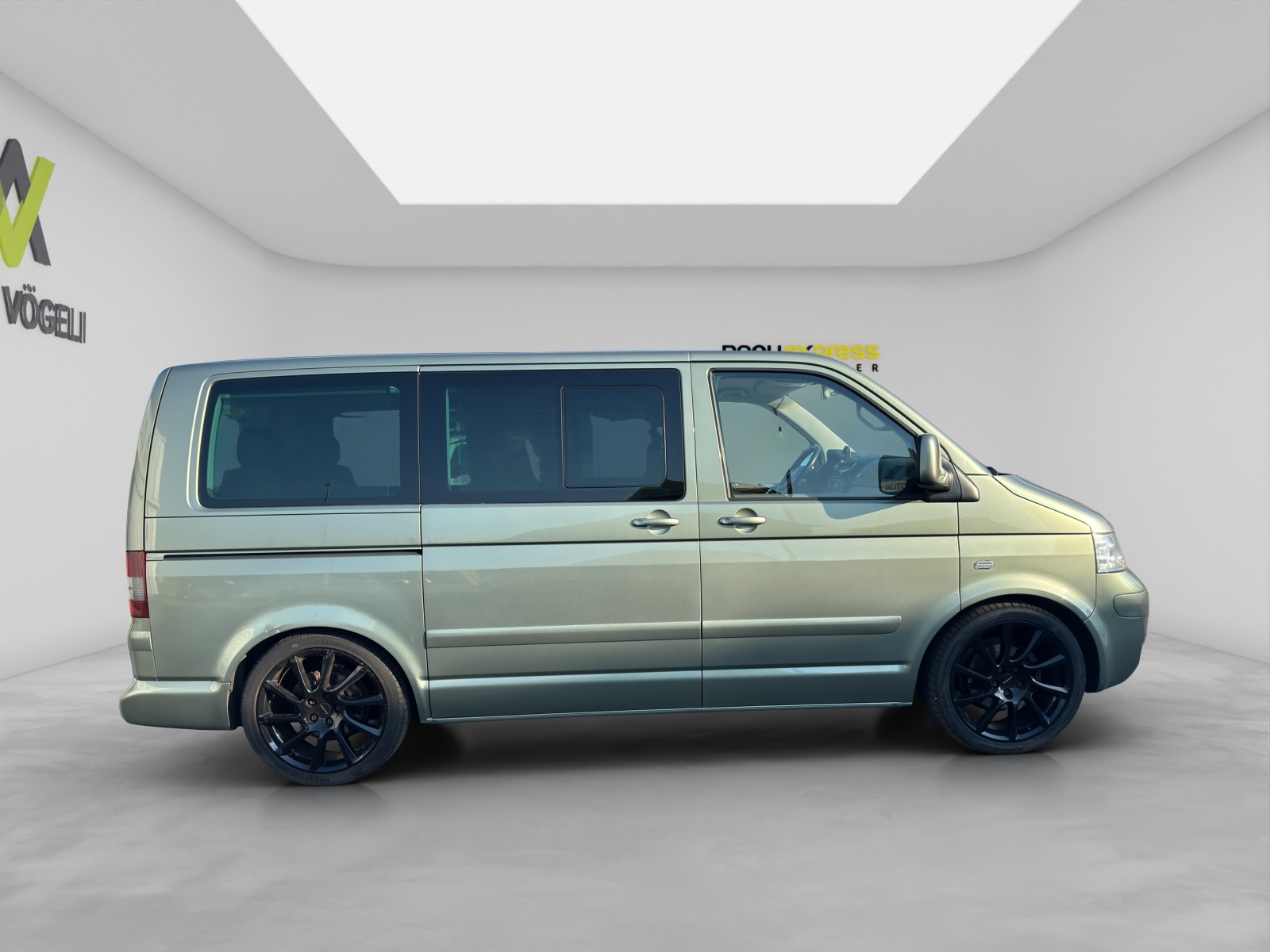 VW T5 Multivan 2.5 TDI-image-6