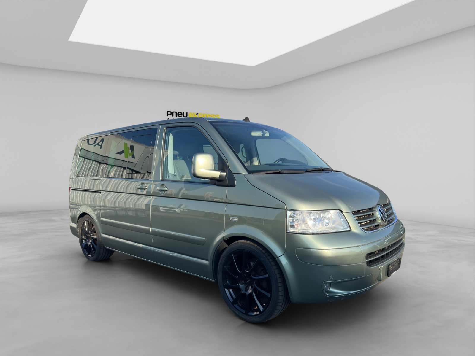 VW T5 Multivan 2.5 TDI-image-7