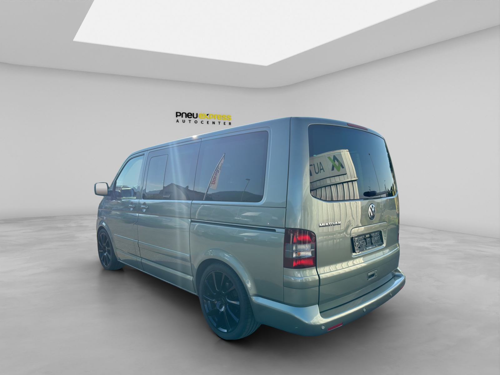 VW T5 Multivan 2.5 TDI-showroom-element-3