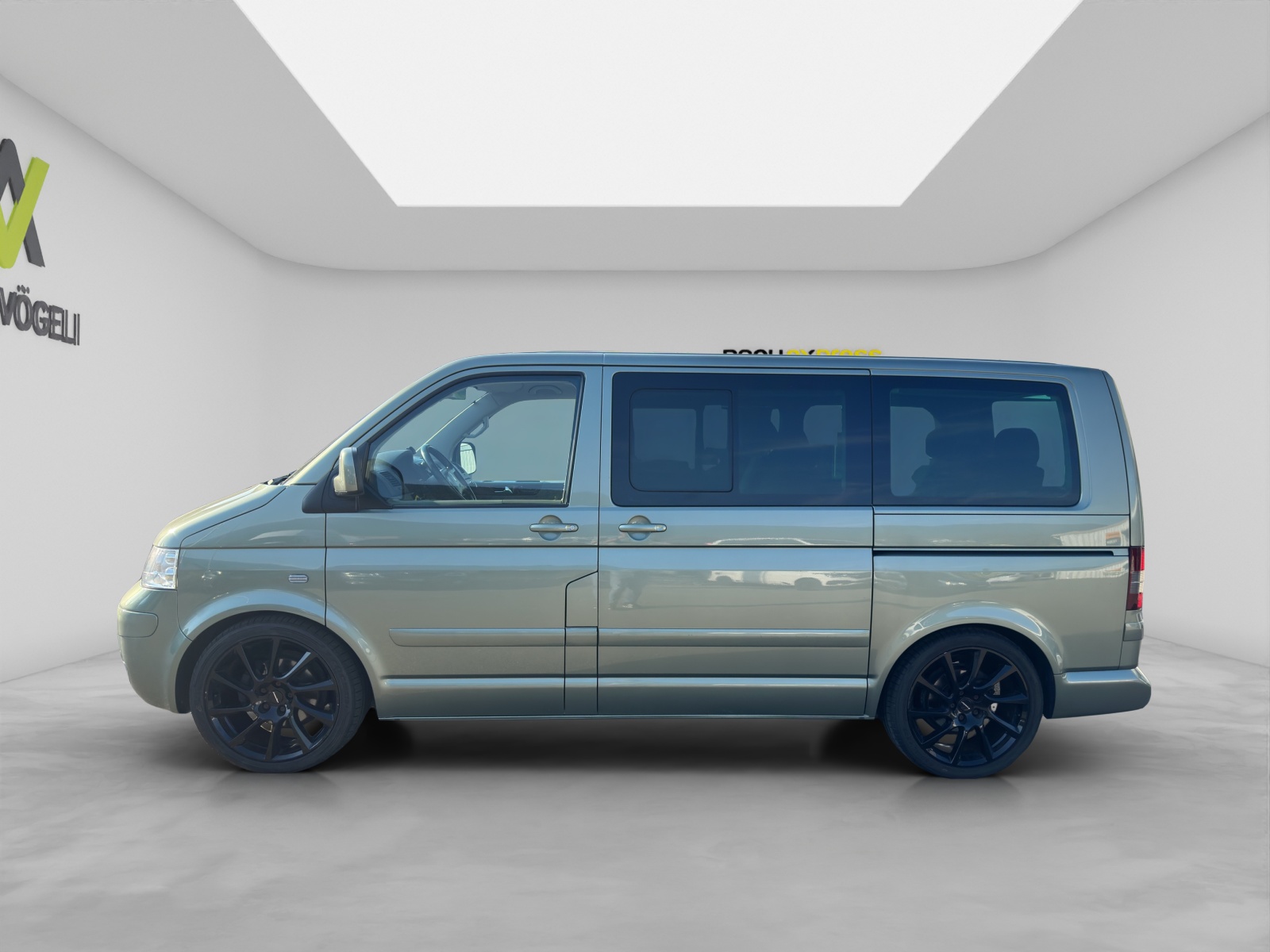 VW T5 Multivan 2.5 TDI-showroom-element-2
