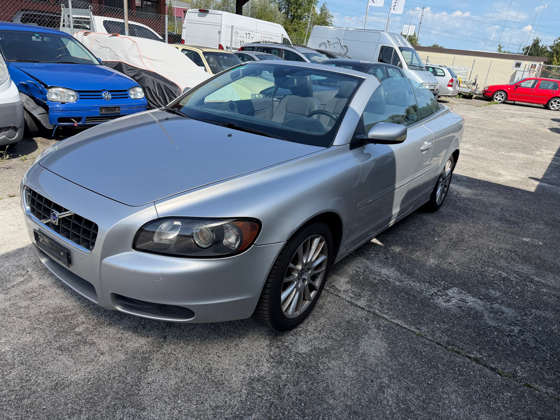 VOLVO C70 2.4 Momentum-image-1