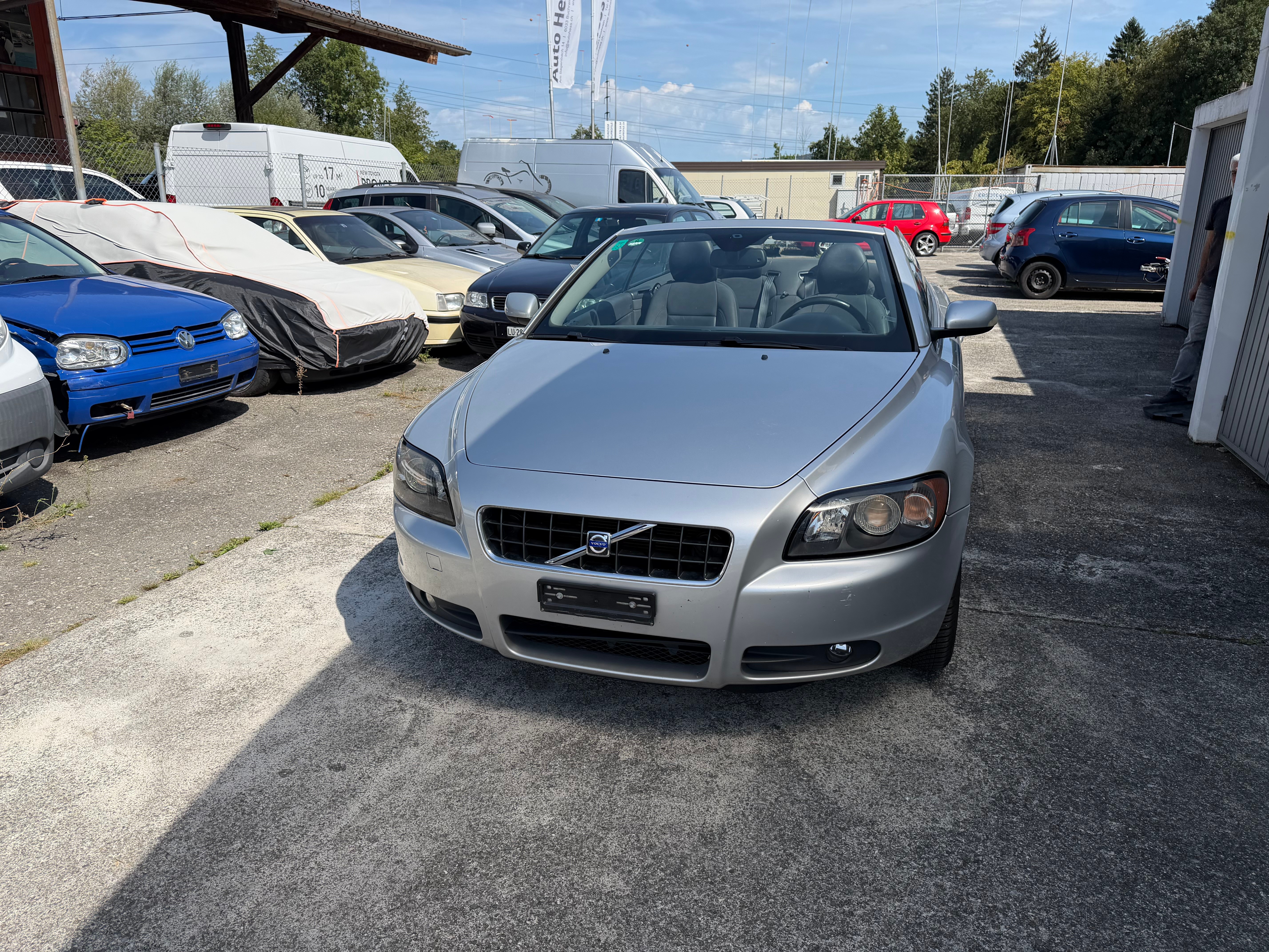 VOLVO C70 2.4 Momentum — slika 1