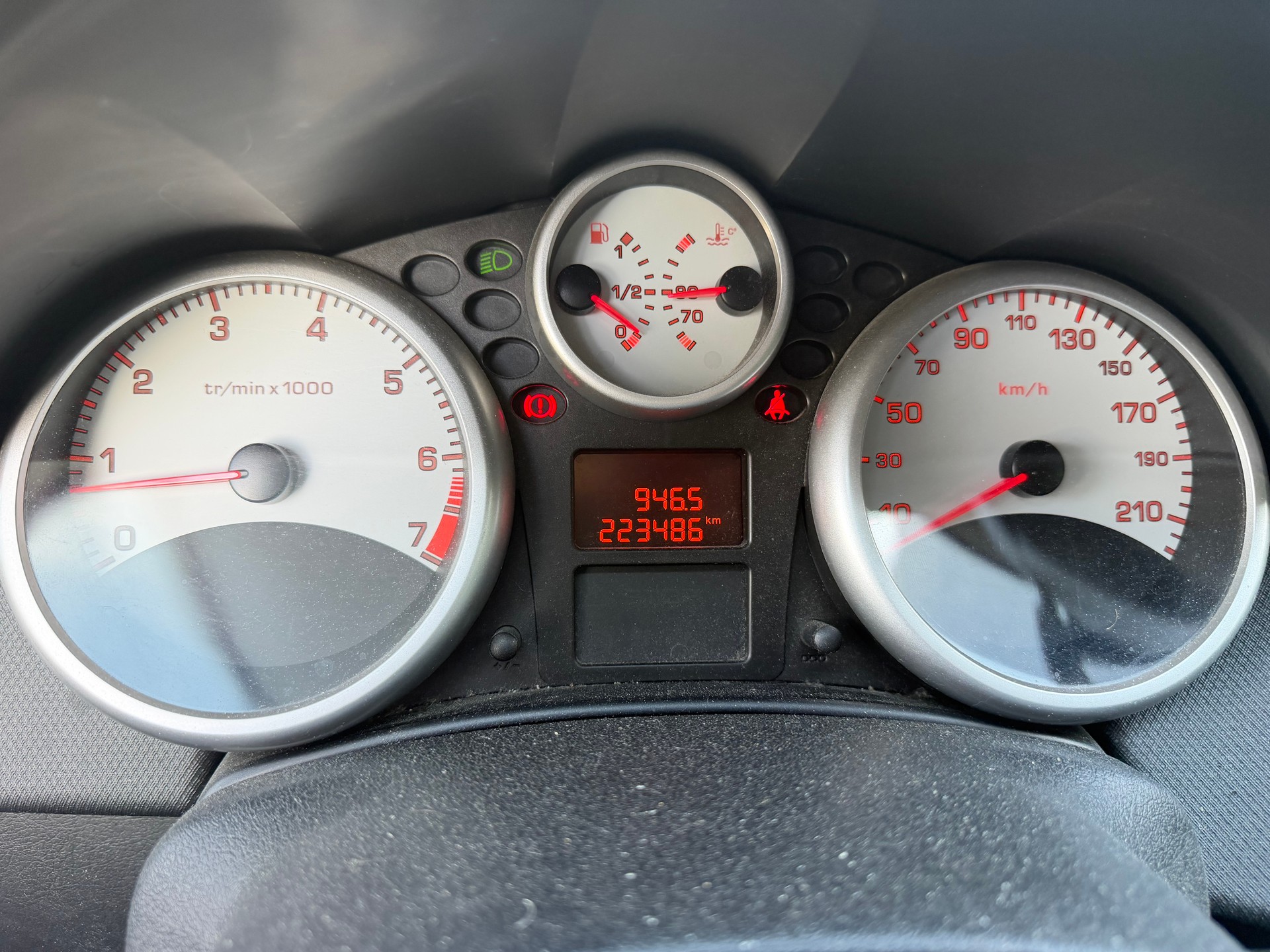 PEUGEOT 207 SW 1.4 16V Trendy Clim-image-12