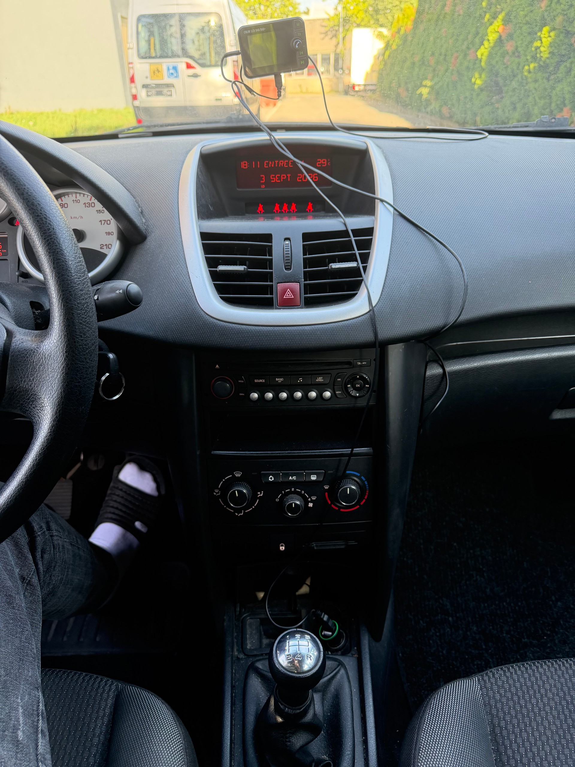 PEUGEOT 207 SW 1.4 16V Trendy Clim-image-11