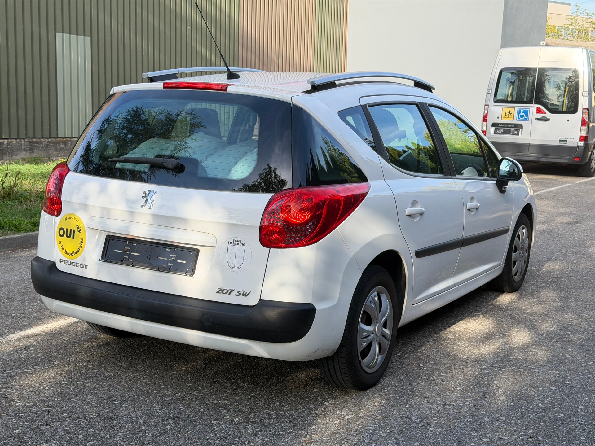 PEUGEOT 207 SW 1.4 16V Trendy Clim-image-2
