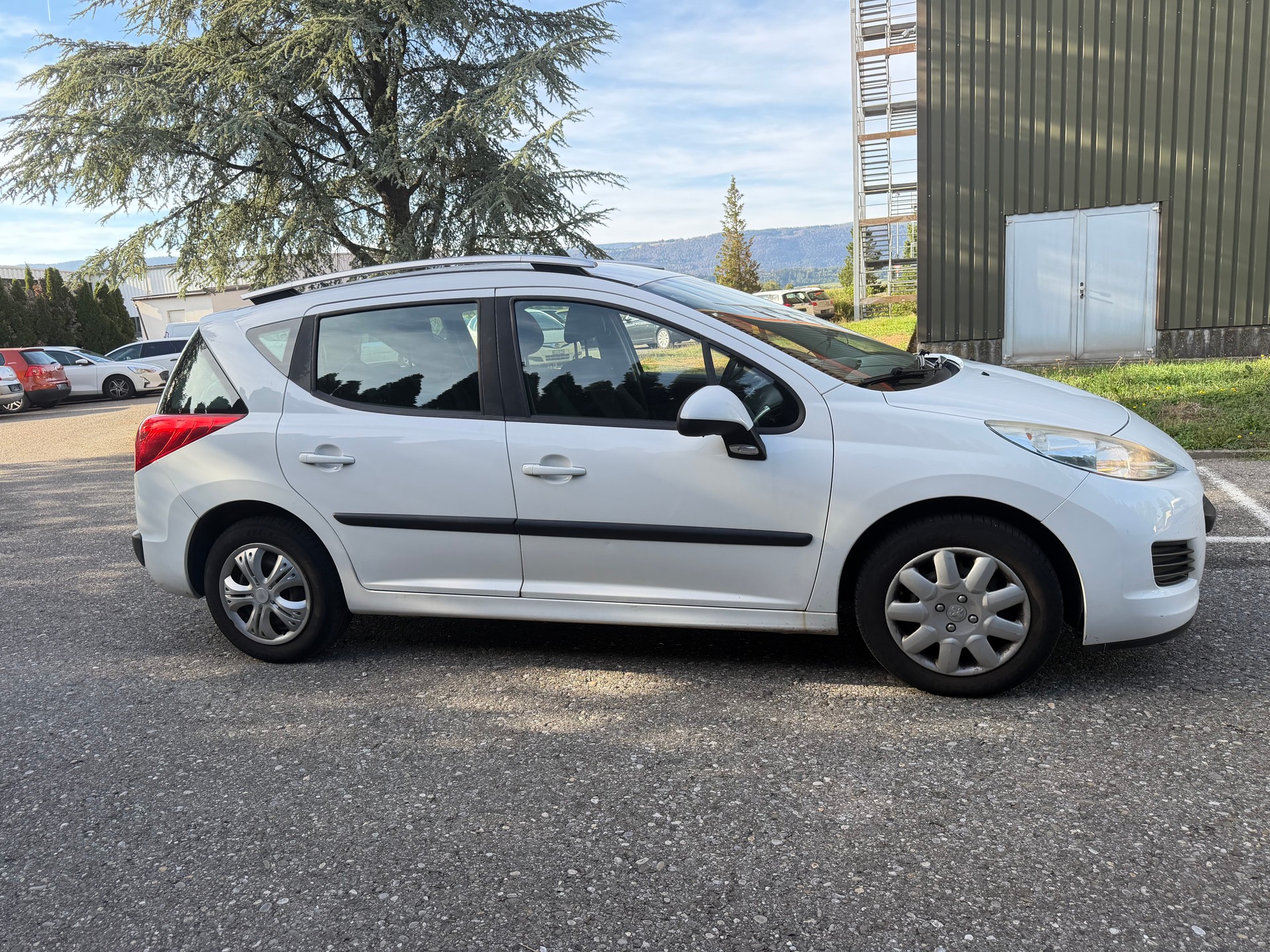 PEUGEOT 207 SW 1.4 16V Trendy Clim-image-1