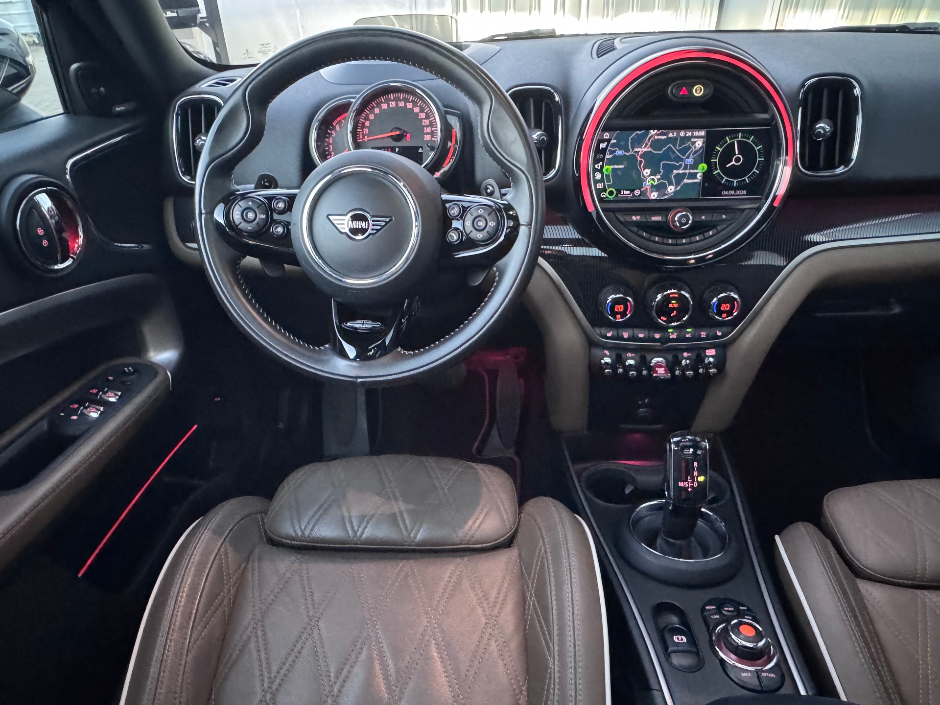MINI Countryman Cooper S+4x4+Automat+LED+ACC+Navi+Bluetooth+Rückfahrkamera+18"Alu+Getönte Scheiben+Memory+Leder+Sitzheizung+-image-16