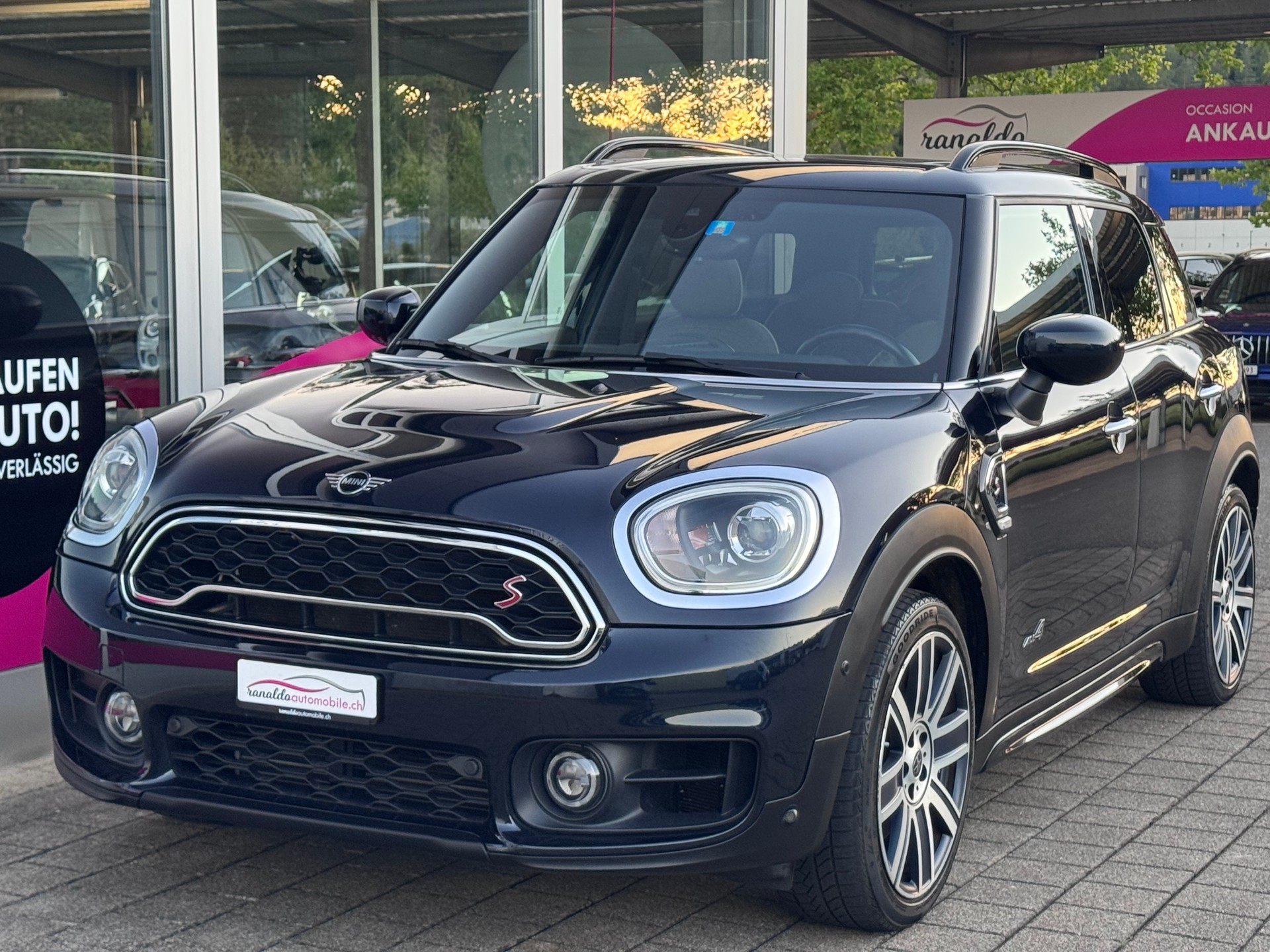 MINI Countryman Cooper S+4x4+Automat+LED+ACC+Navi+Bluetooth+Rückfahrkamera+18"Alu+Getönte Scheiben+Memory+Leder+Sitzheizung+-showroom-element-2
