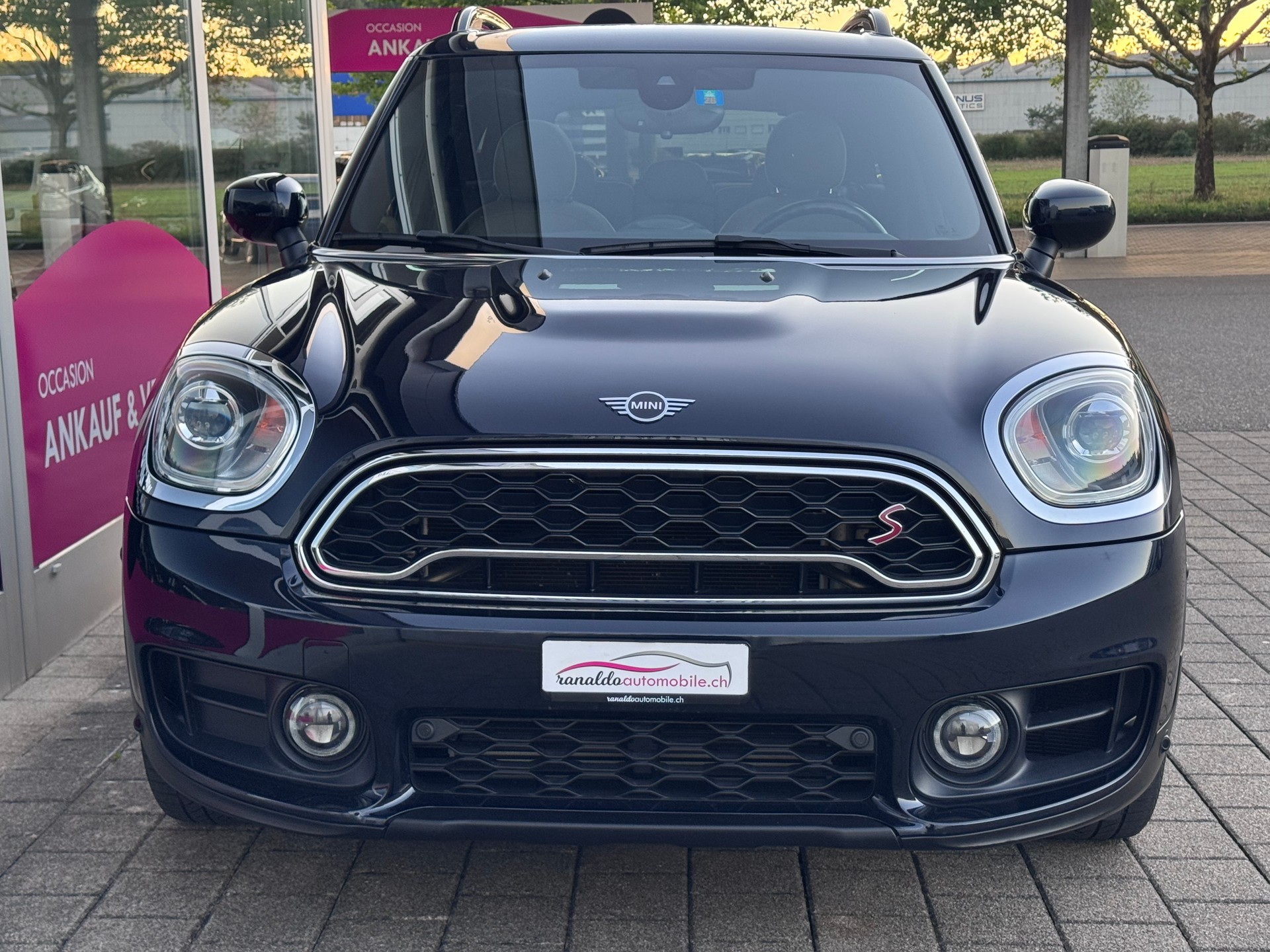 MINI Countryman Cooper S+4x4+Automat+LED+ACC+Navi+Bluetooth+Rückfahrkamera+18"Alu+Getönte Scheiben+Memory+Leder+Sitzheizung+-showroom-element-3