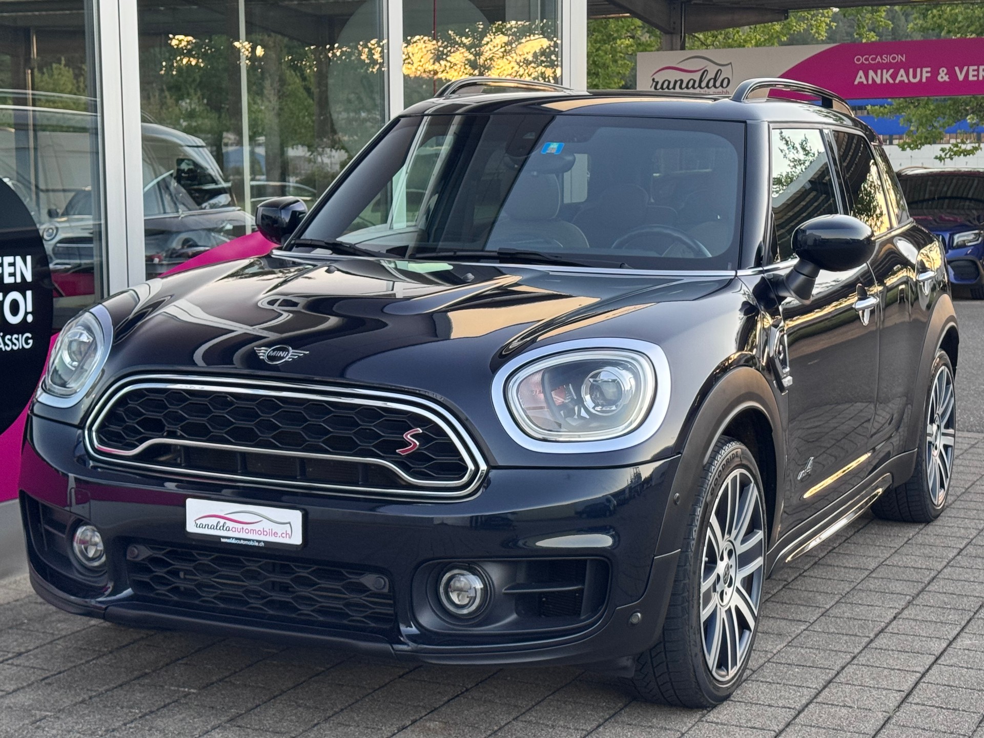 MINI Countryman Cooper S+4x4+Automat+LED+ACC+Navi+Bluetooth+Rückfahrkamera+18"Alu+Getönte Scheiben+Memory+Leder+Sitzheizung+-showroom-element-1