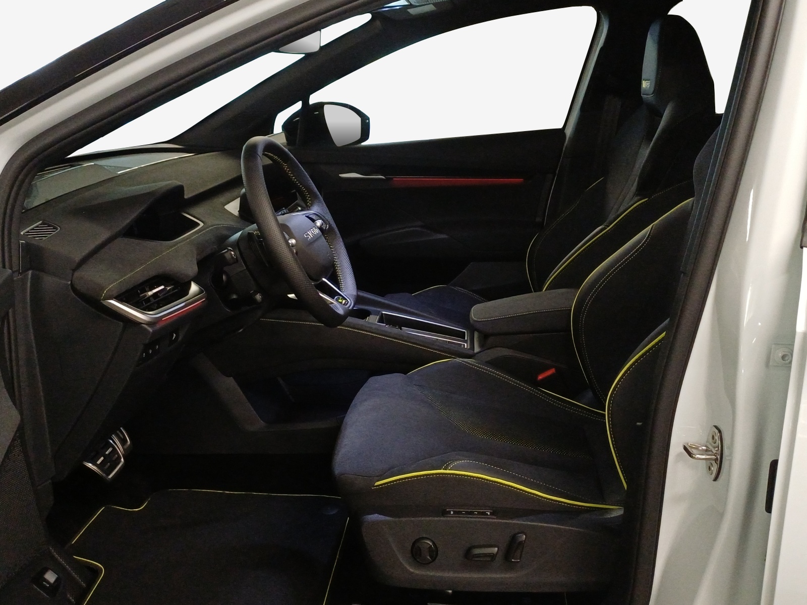 SKODA Elroq RS 4x4-image-7