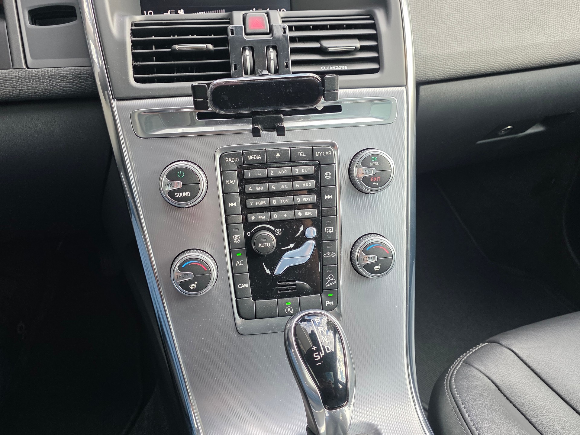 VOLVO XC60 T5 AWD Summum Geartronic-image-18